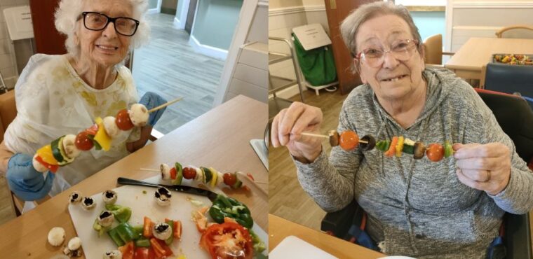  Disability charity brings healthy eating workshop to Saltburn care home 